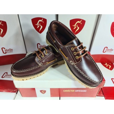 Naútico color cuero cosido